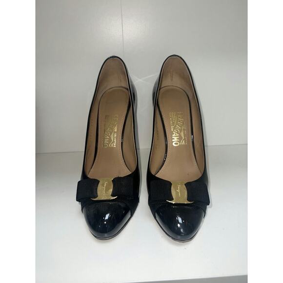 Salvatore Ferragamo Black Patent Leather Vara Bow Pumps - Size 85
